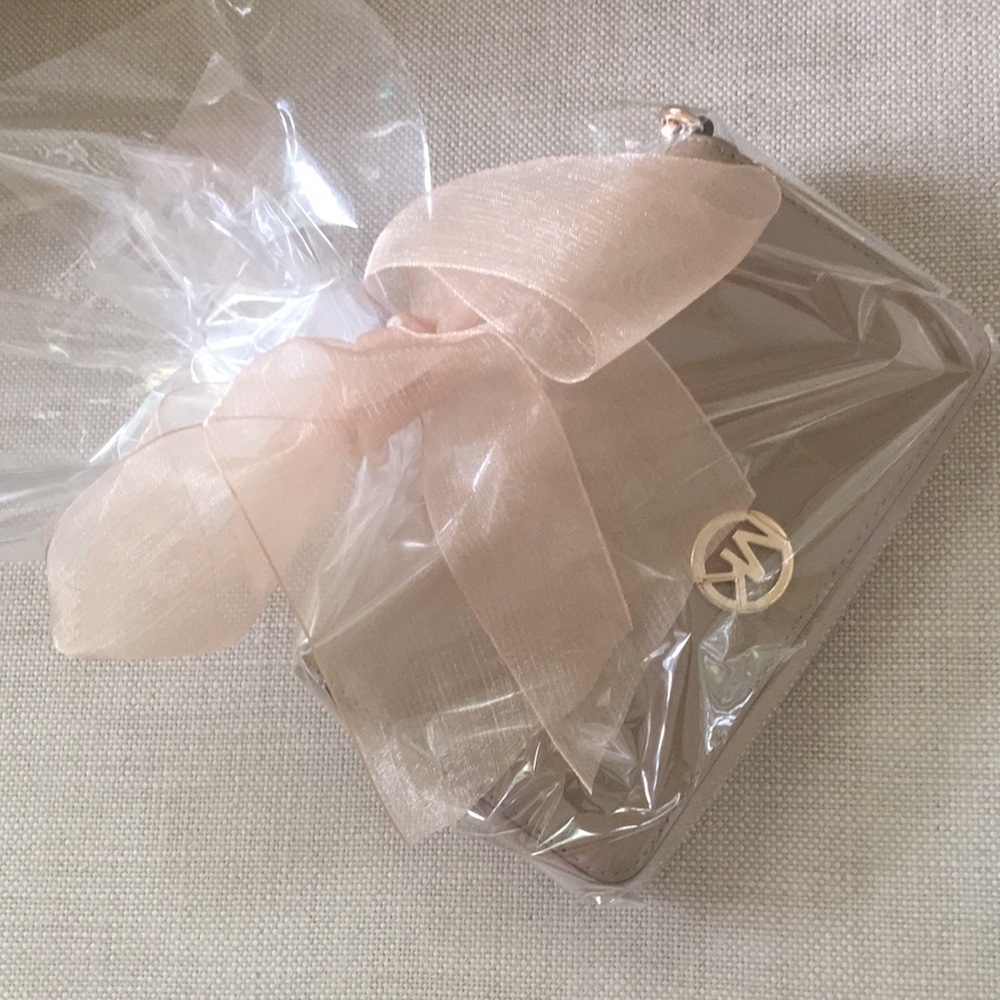 NWT Michael Kors Camel Leather Wristlet
